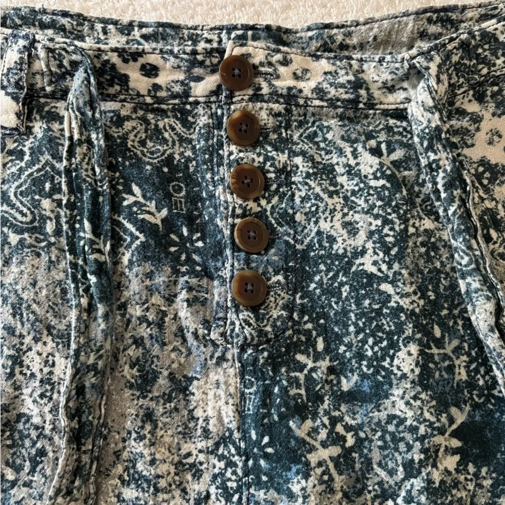 Free People Blue and White Cargo Shorts - Picture 3 of 11